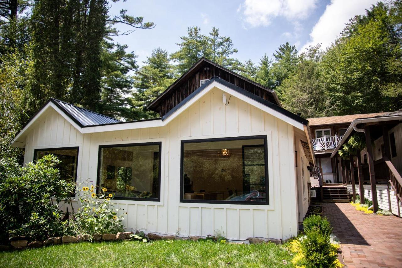 Outpost Inn Highlands Exterior photo