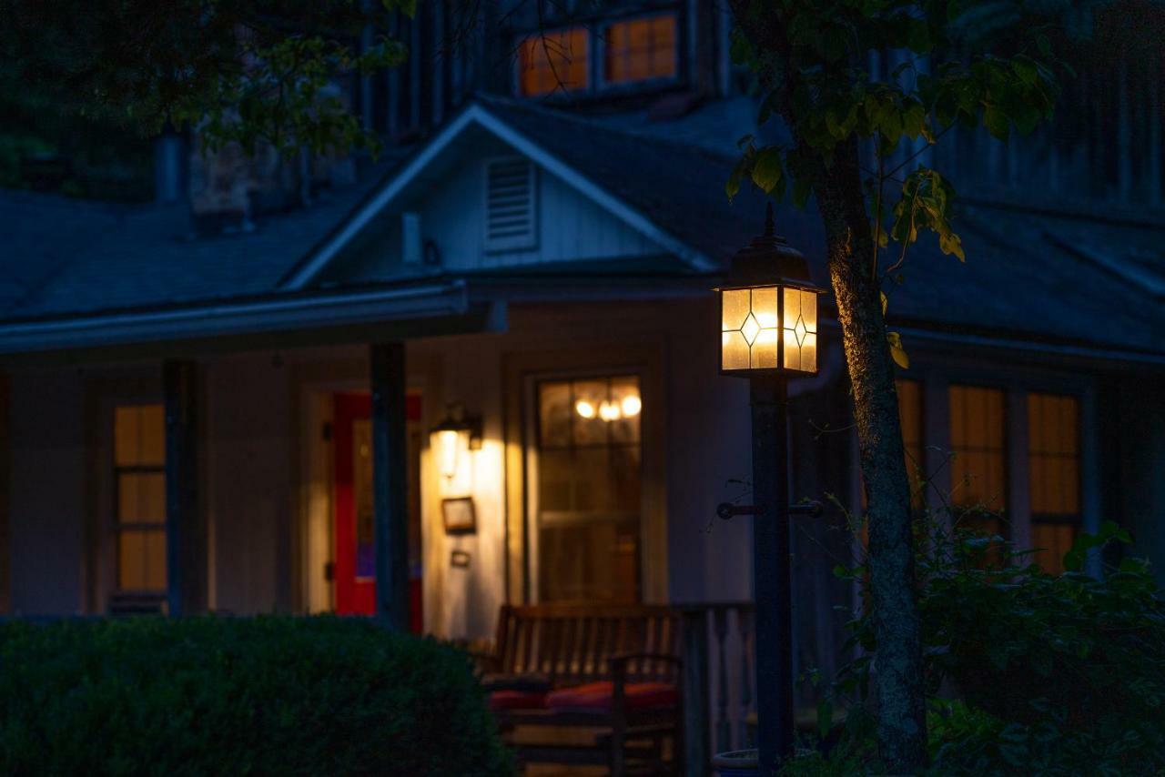 Outpost Inn Highlands Exterior photo