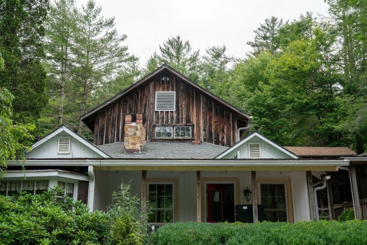 Outpost Inn Highlands Exterior photo