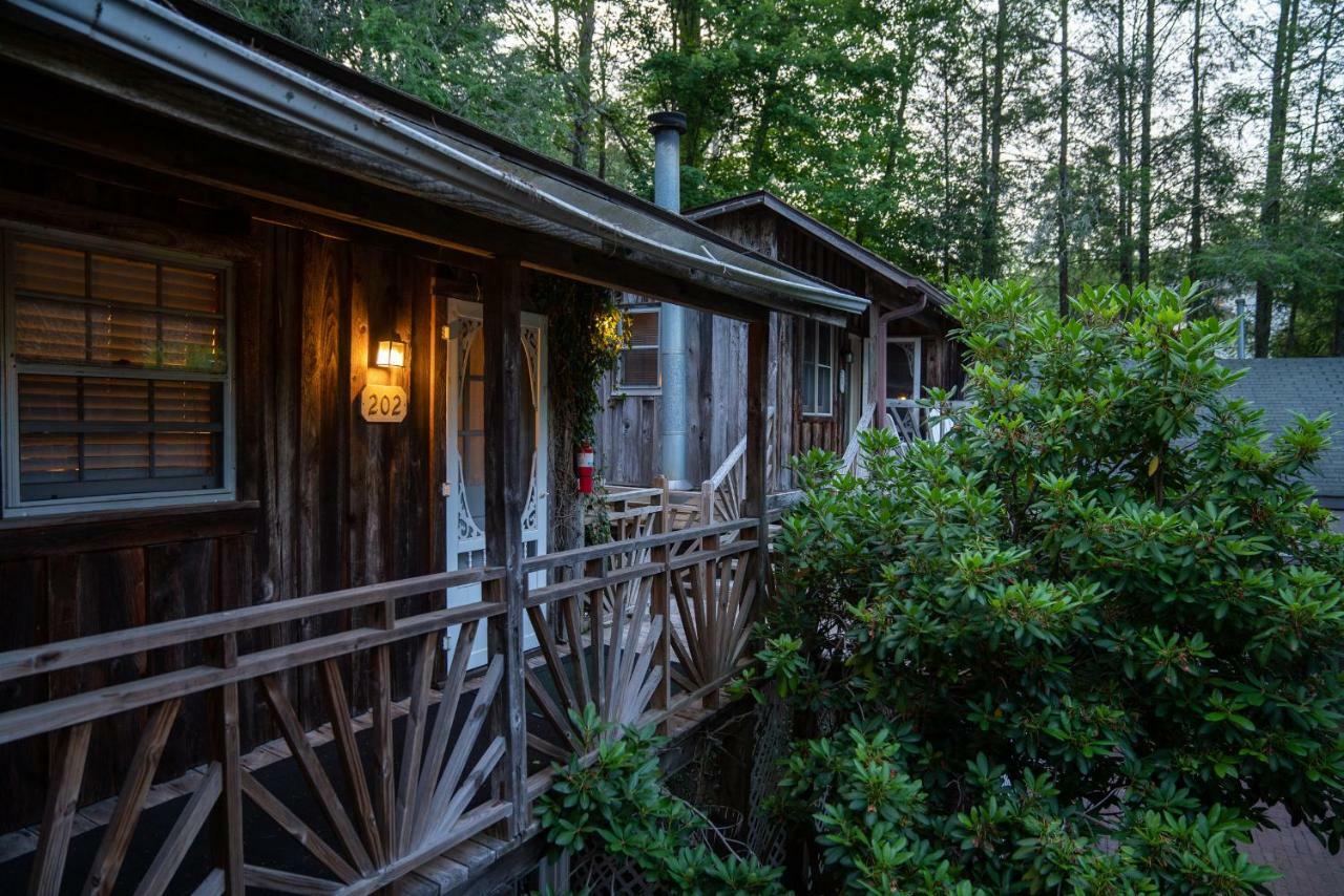 Outpost Inn Highlands Exterior photo